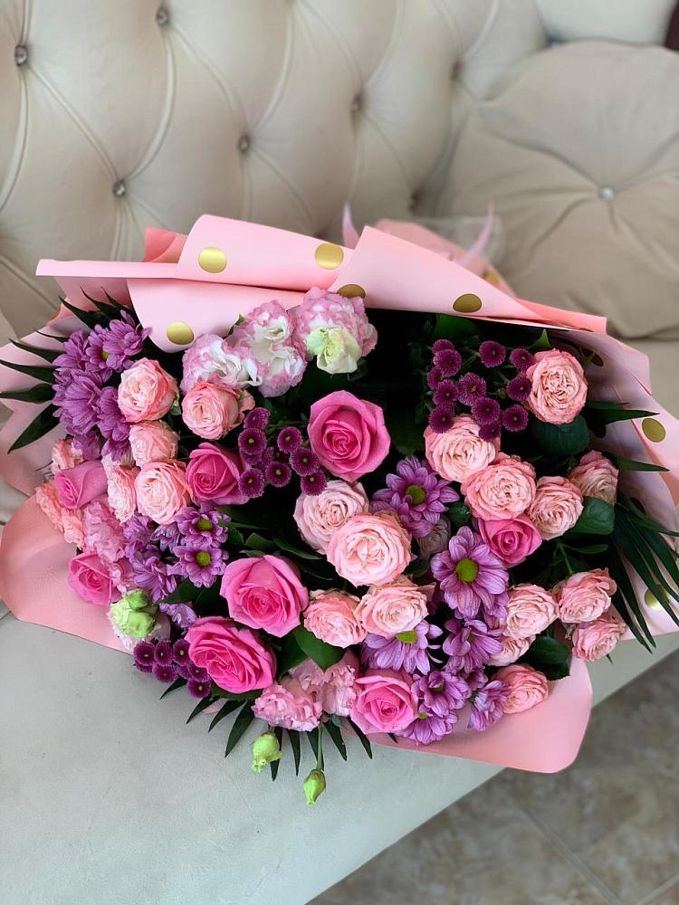 Букет цветов из: Хризантемы, Розы и Лизиантусы в Ильинский