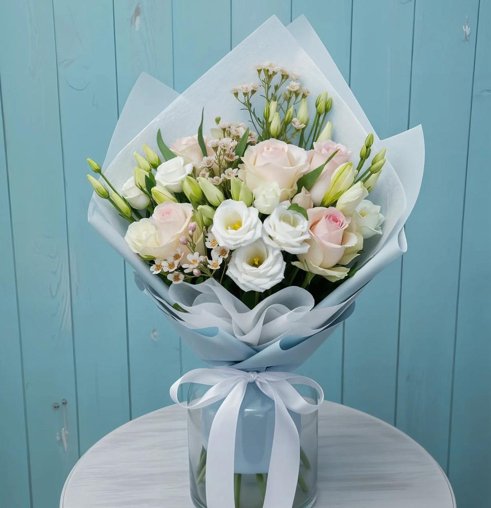 Букет цветов из: Розы и Лизиантусы в Ильинский