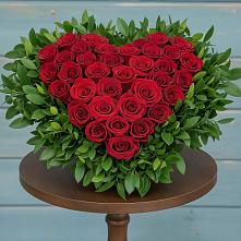 Цветочная композиция из Розы в виде сердца в Ильинский