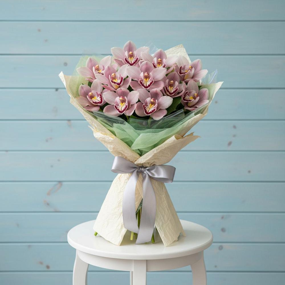 Букет цветов из: Орхидеи и Розы в Ильинский