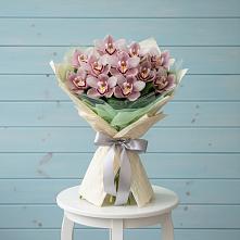 Букет цветов из:  Орхидеи и Розы в Ильинский