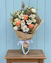 Букет цветов из:  Альстромерии, Лизиантусы, Розы и Хризантемы в Ильинский