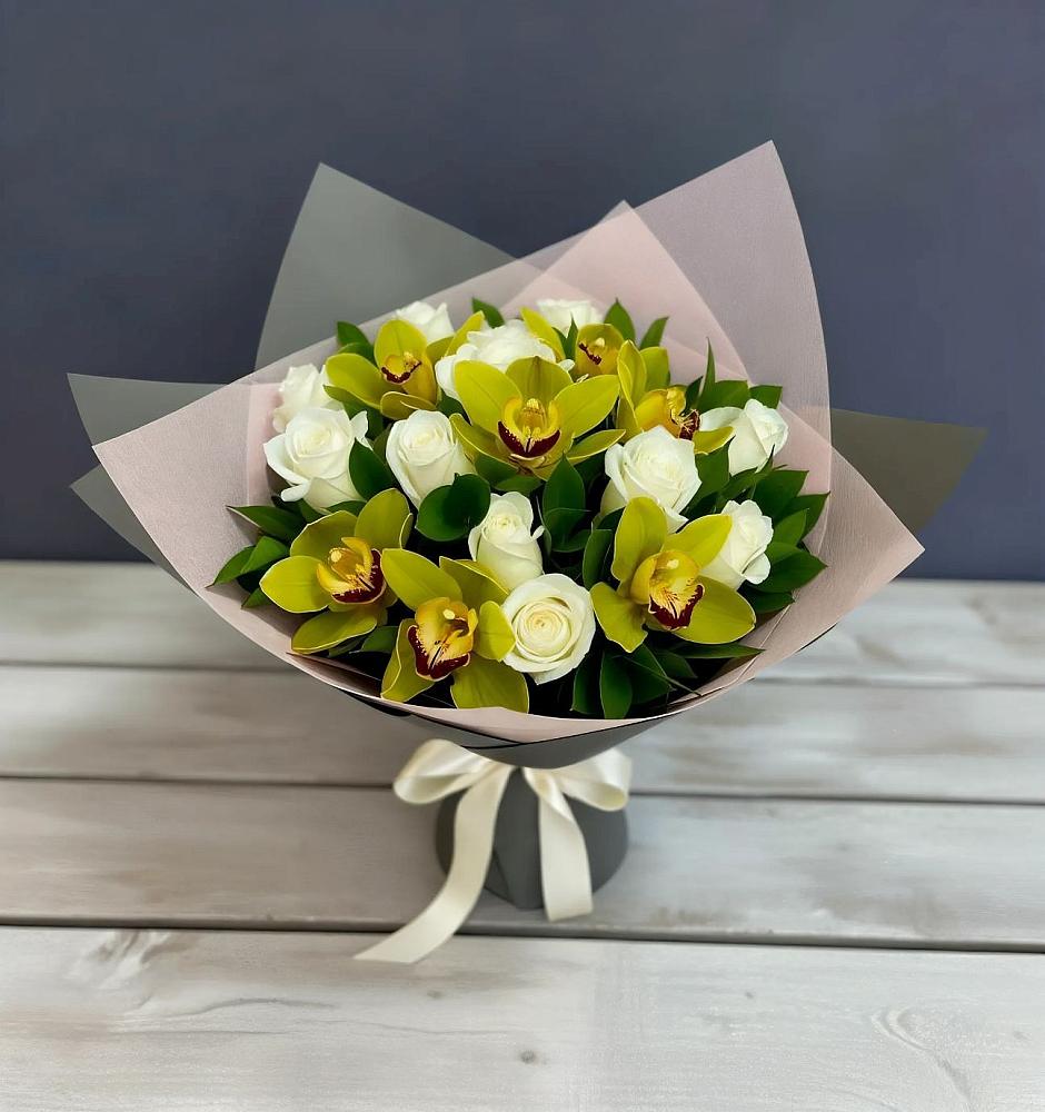 Букет цветов из: Орхидеи и Розы в Ильинский