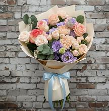 Букет цветов из:  Розы, Лизиантусы и Гвоздики #REPLACE_PRED# Ильинский