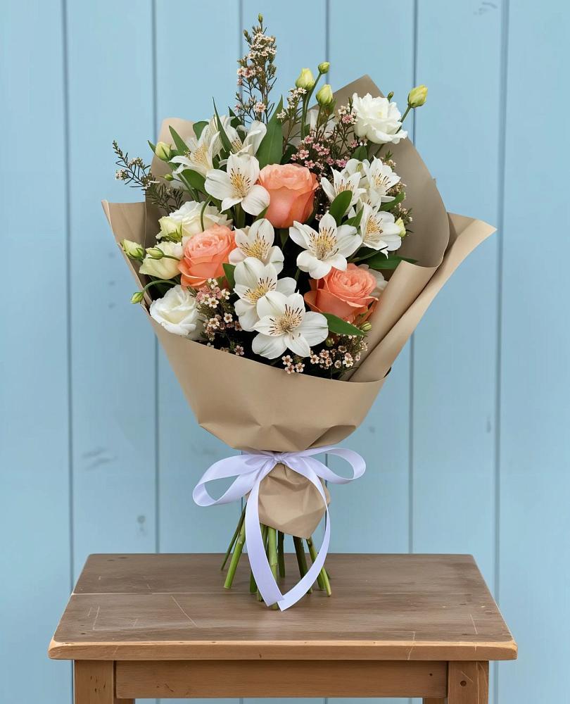 Букет цветов из: Альстромерии, Лизиантусы, Розы и Хризантемы в Ильинский